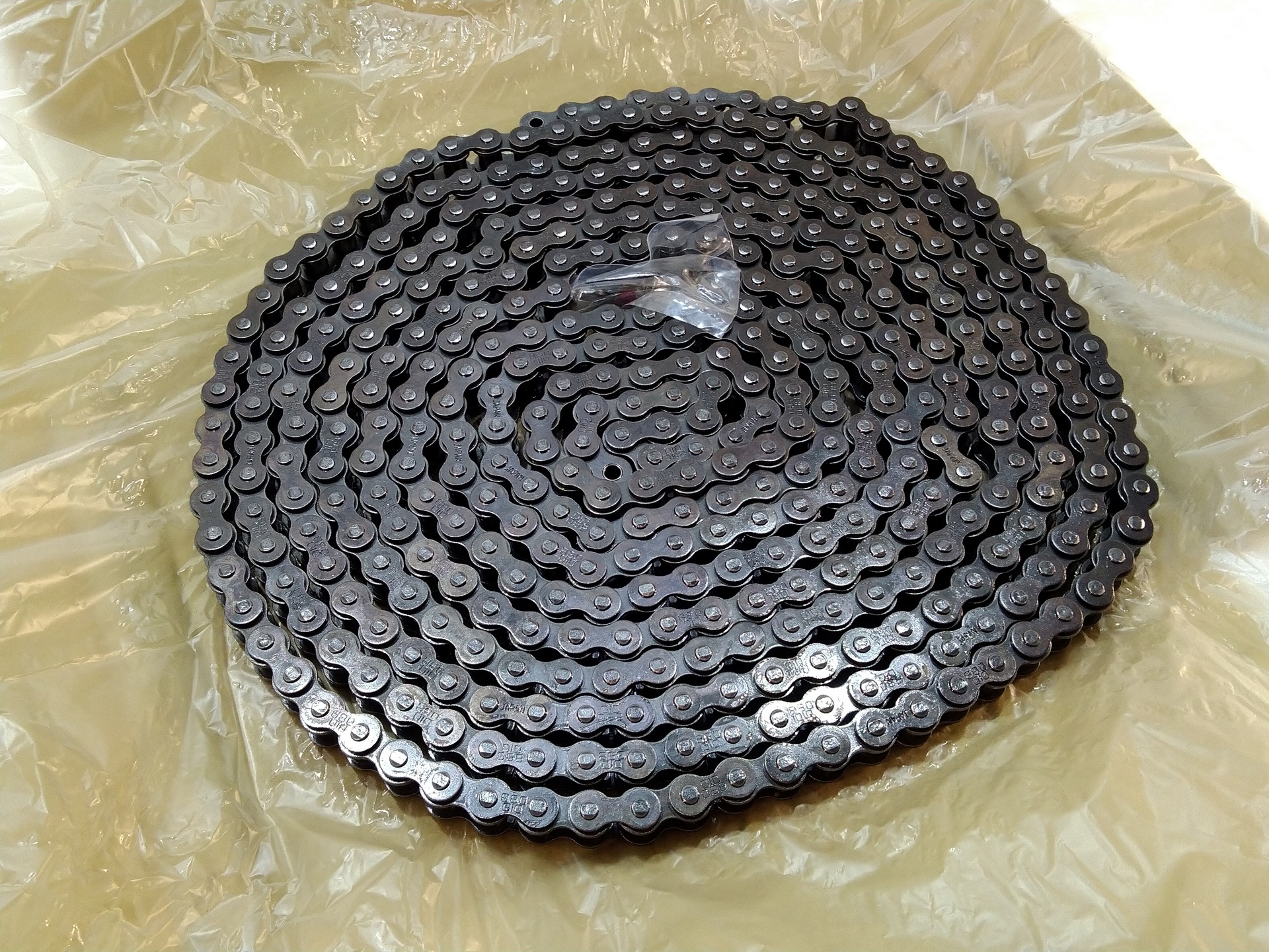 картинка Цепь 08B-1 от магазина «Приводные цепи»