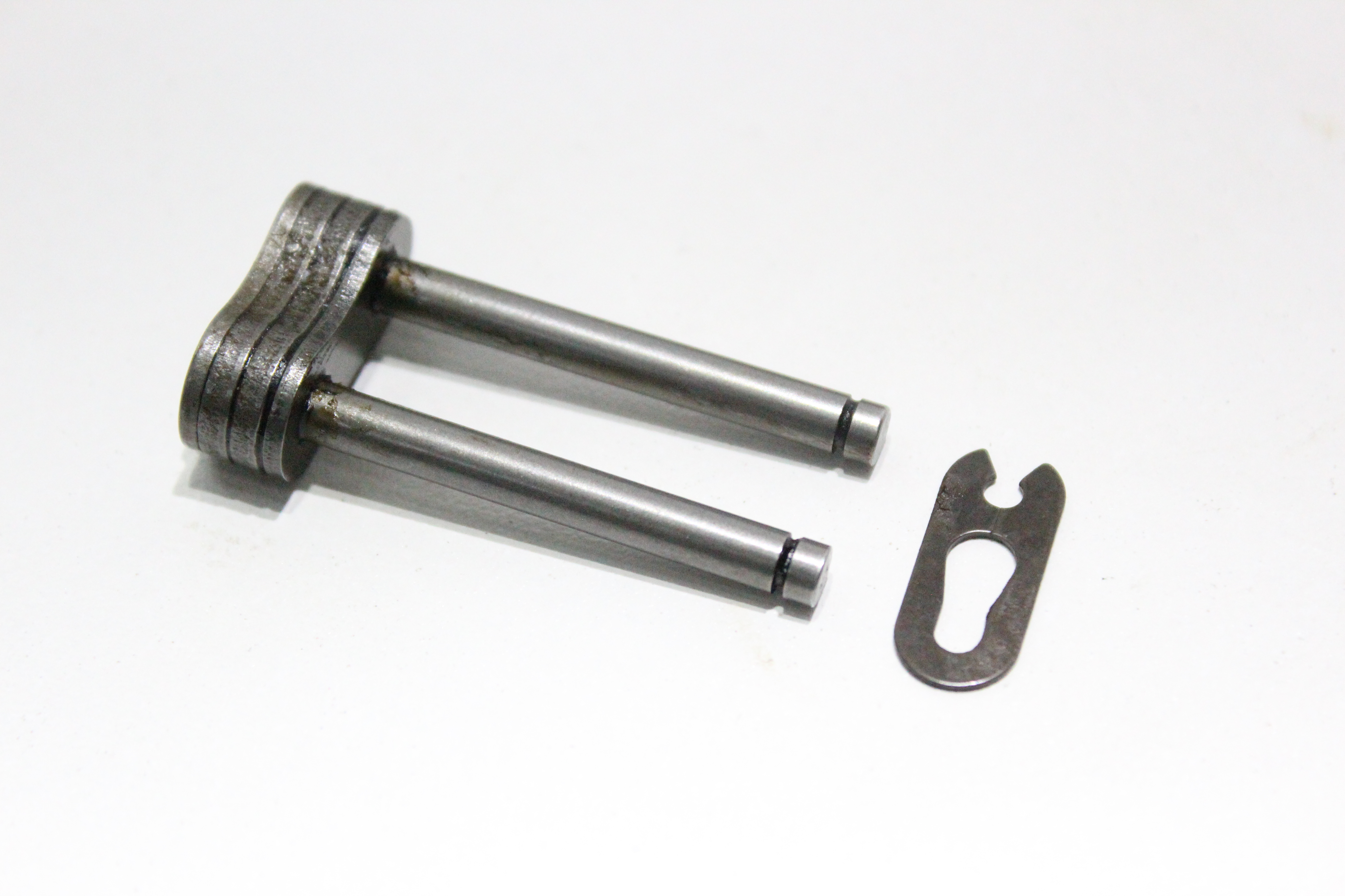 картинка Цепь 08B-3 от магазина «Приводные цепи»